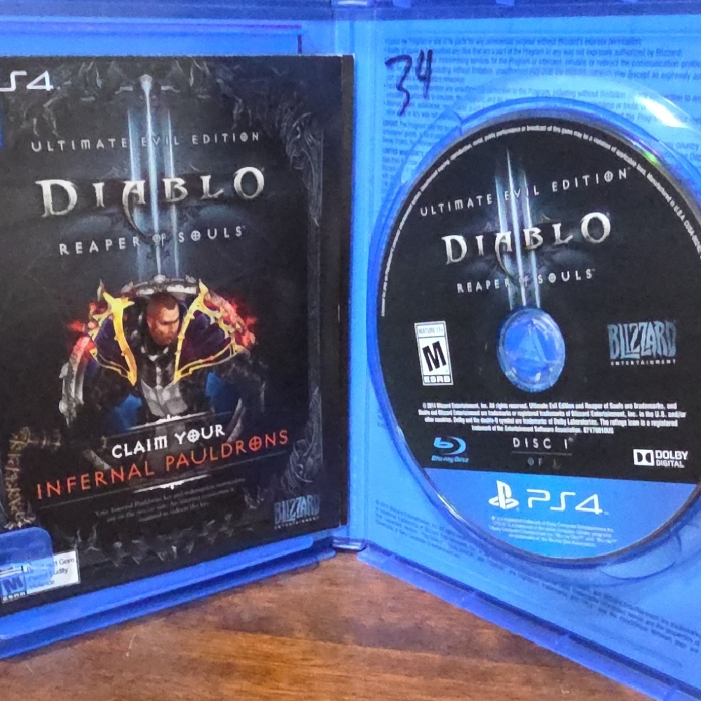 Diablo III: Reaper of Souls Ultimate Evil Edition for PS4 - Blue